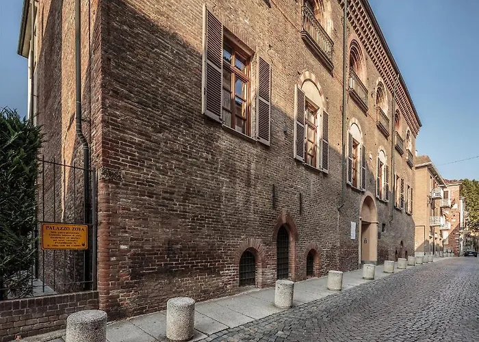 Palazzo Zoya Асти